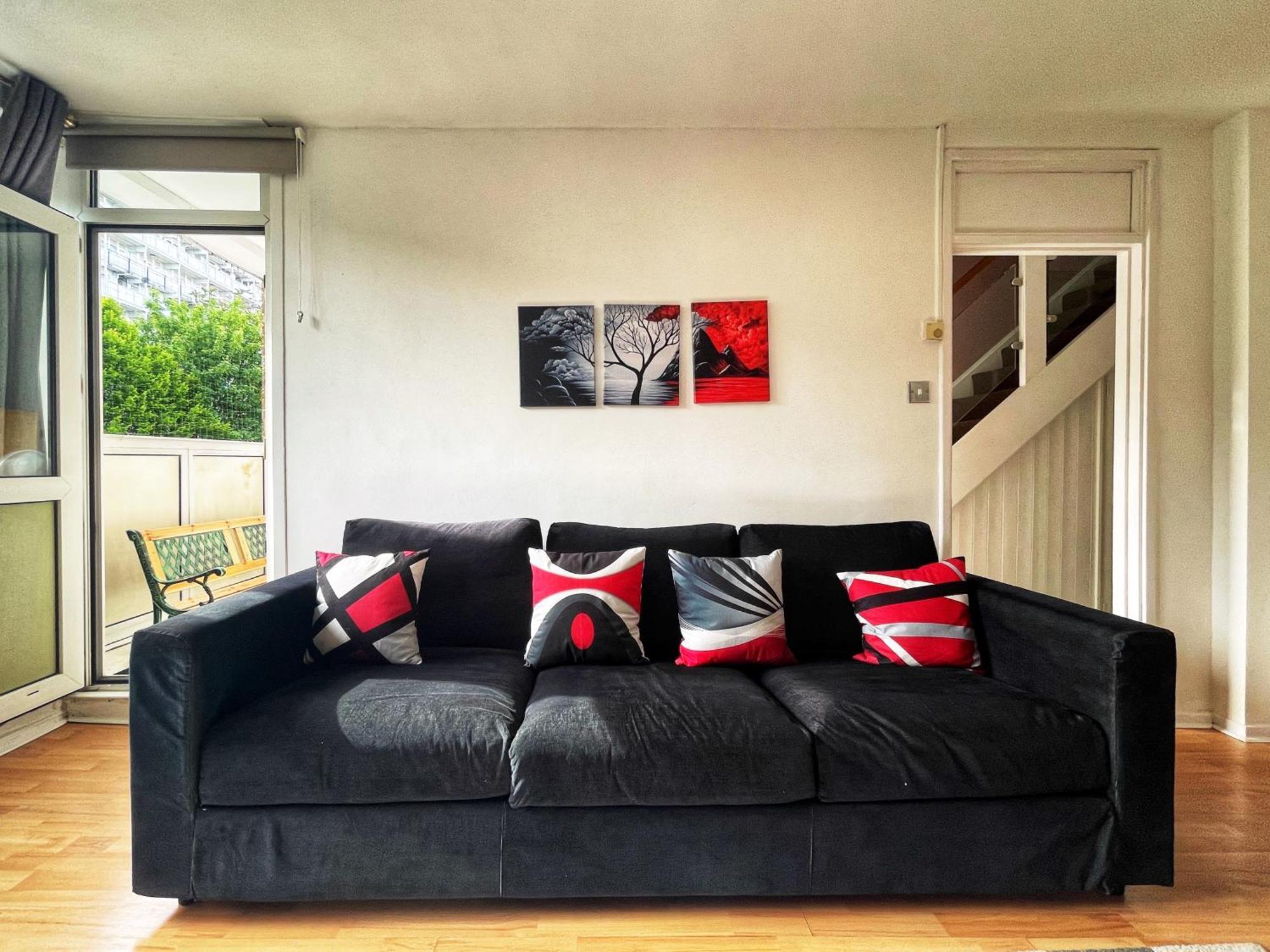 Ethan's Place In Mile End - 2 Double Beds, 1 Bunk Bed, Max 6, Spacious, Ideal For Families *
