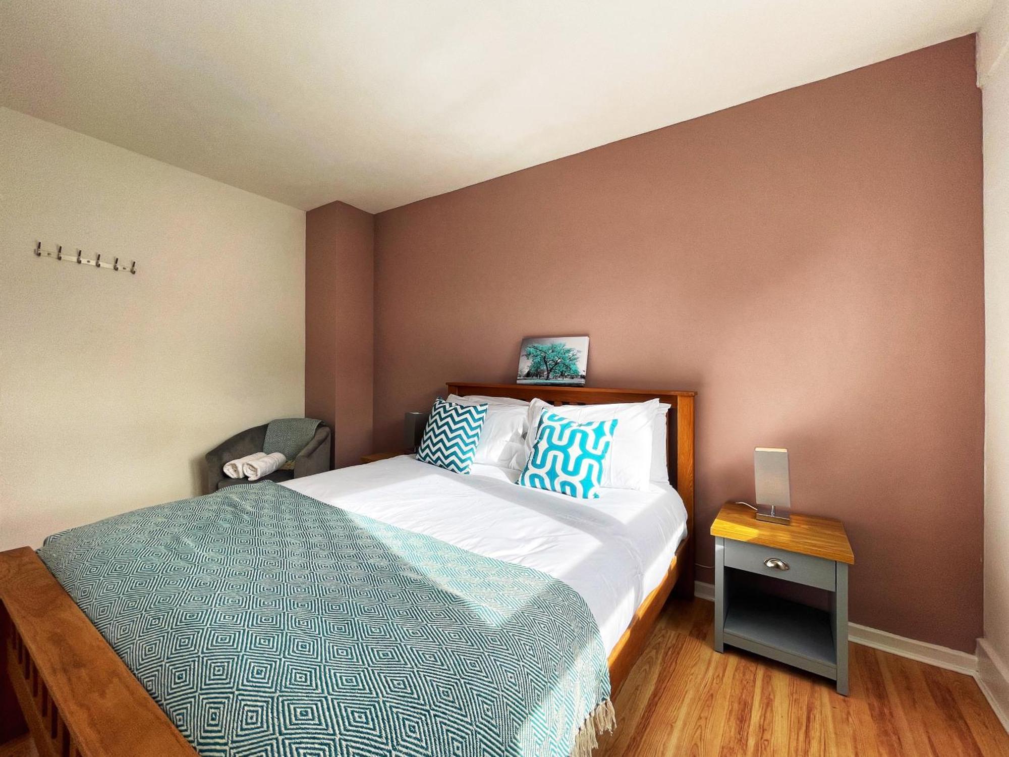 Apartment Ethan's Place In Mile End - 2 Double Beds, 1 Bunk Bed, Max 6, Spacious, Ideal For Families