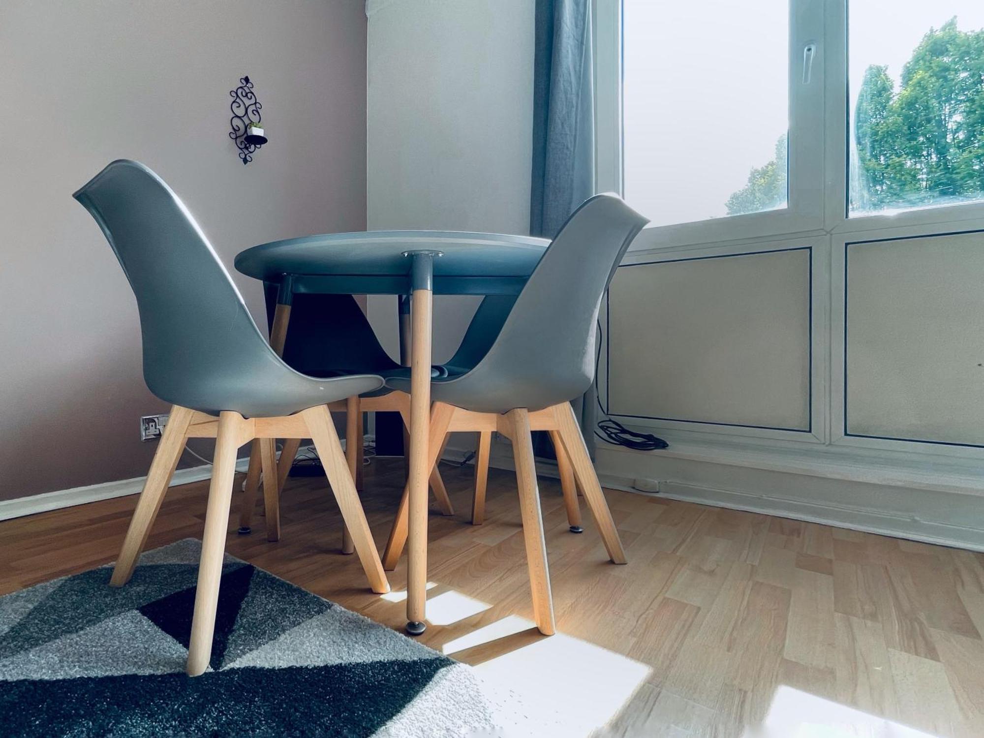 Apartment Ethan's Place In Mile End - 2 Double Beds, 1 Bunk Bed, Max 6, Spacious, Ideal For Families London